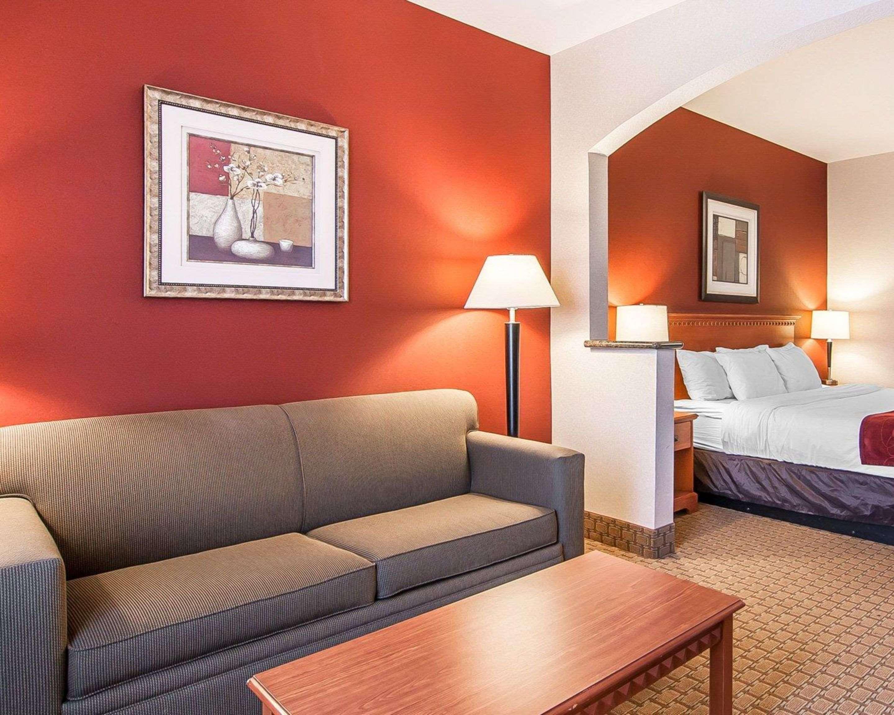 คอมฟอร์ท สวีท เรดมอนด์ แอร์พอร์ท Hotel ภายนอก รูปภาพ