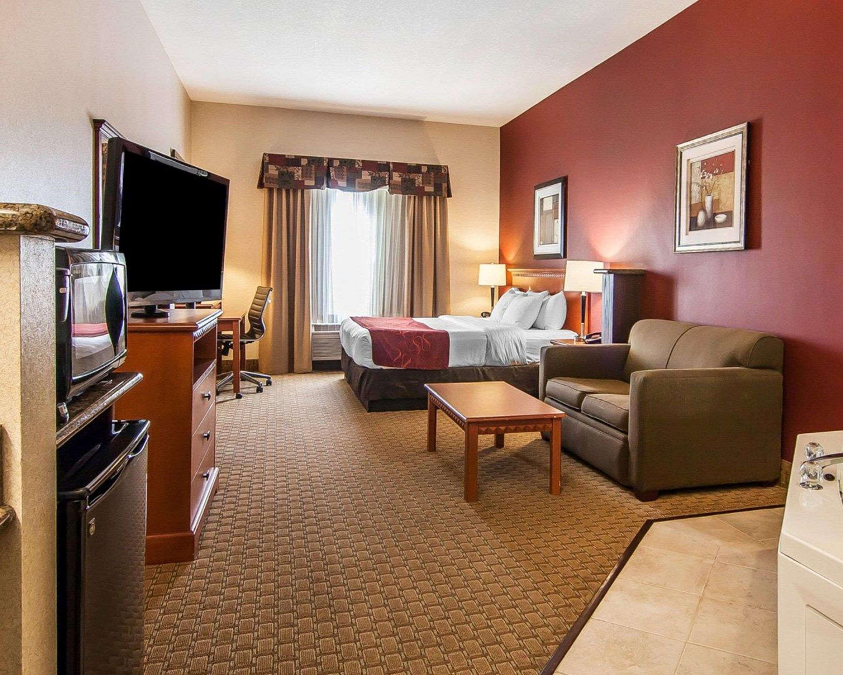 คอมฟอร์ท สวีท เรดมอนด์ แอร์พอร์ท Hotel ภายนอก รูปภาพ