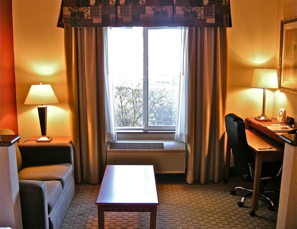 คอมฟอร์ท สวีท เรดมอนด์ แอร์พอร์ท Hotel ภายนอก รูปภาพ