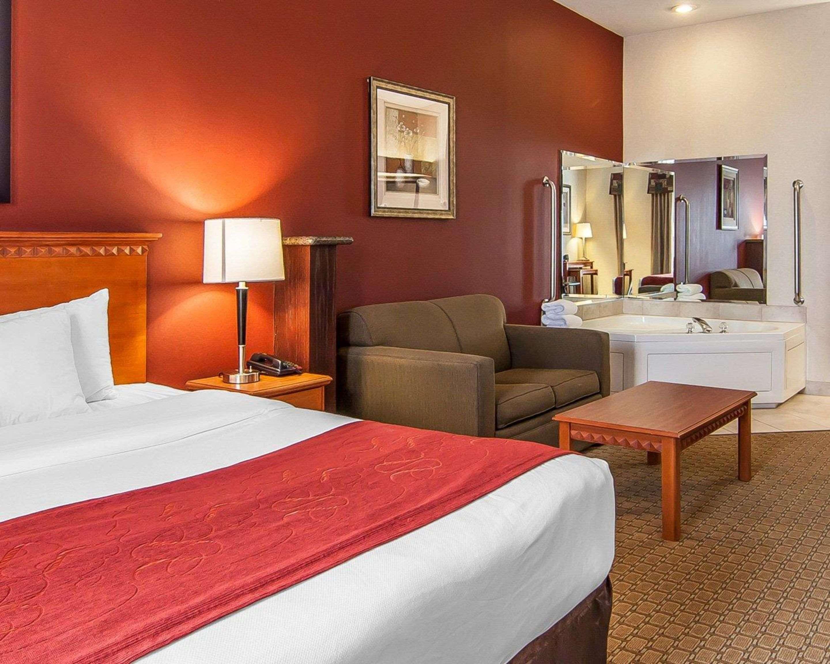 คอมฟอร์ท สวีท เรดมอนด์ แอร์พอร์ท Hotel ภายนอก รูปภาพ