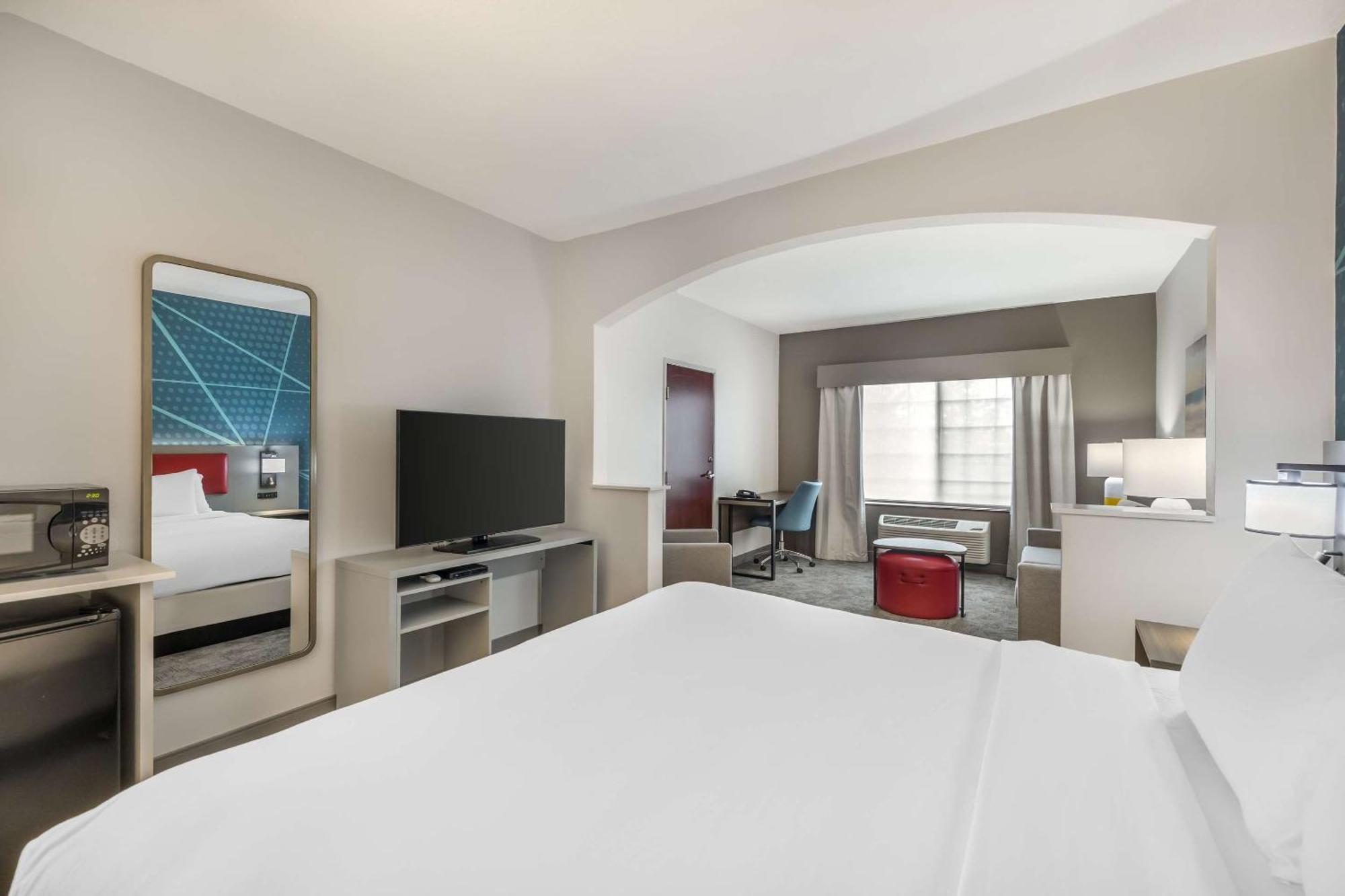 คอมฟอร์ท สวีท เรดมอนด์ แอร์พอร์ท Hotel ภายนอก รูปภาพ