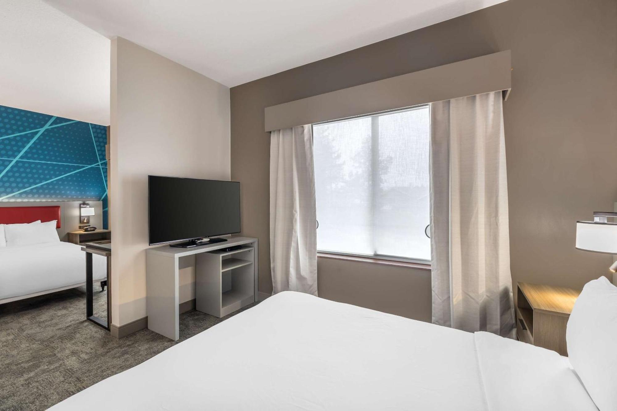 คอมฟอร์ท สวีท เรดมอนด์ แอร์พอร์ท Hotel ภายนอก รูปภาพ