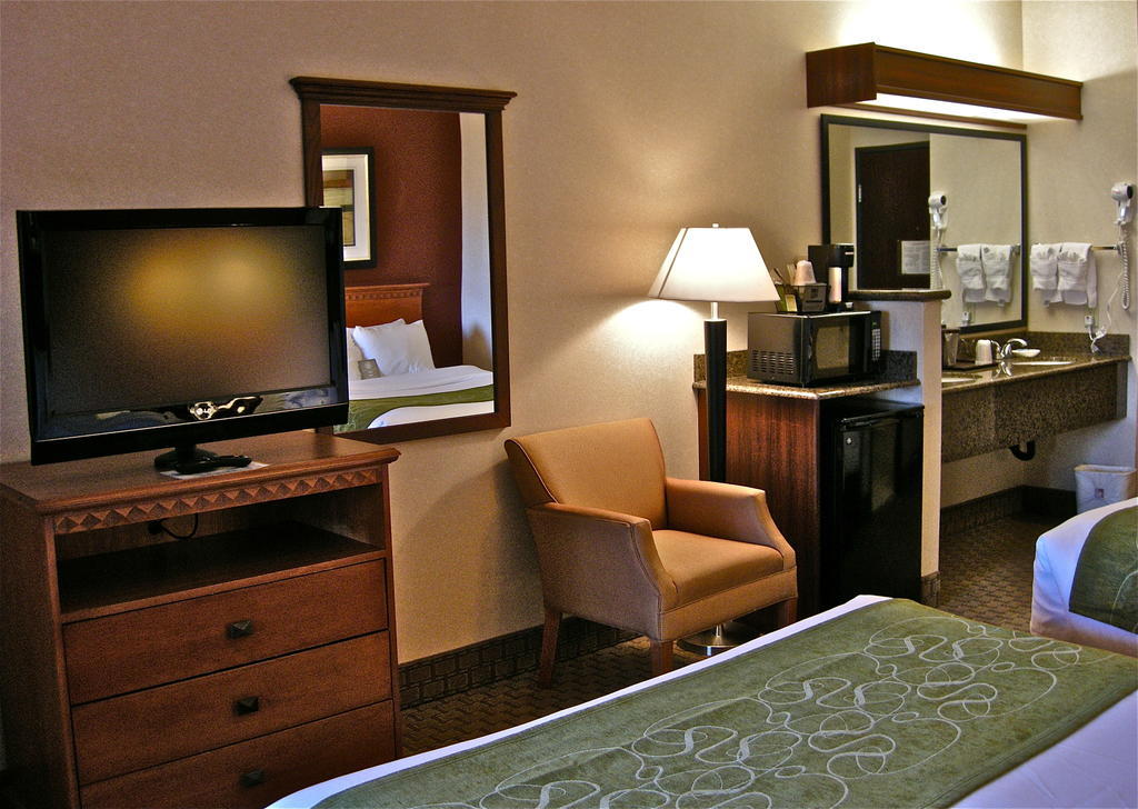 คอมฟอร์ท สวีท เรดมอนด์ แอร์พอร์ท Hotel ภายนอก รูปภาพ